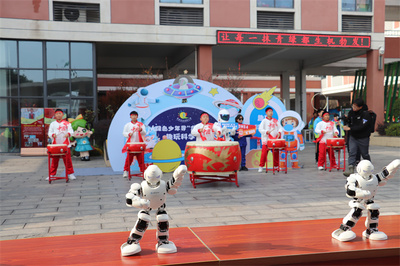 绿岛少年寻龙记 宜昌市青岛路小学趣玩科学秀竞赛点燃创新火花