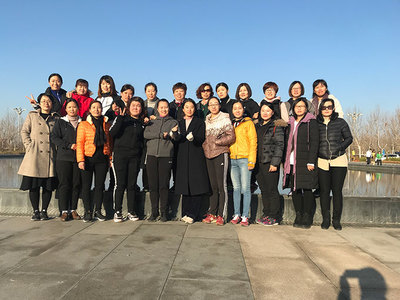 市公交公司开展‘三·八’健步行暨文艺表演活动，展现巾帼风采