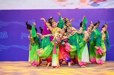 迎冬春文旅新风，丝绸古道焕生机——记“丰收了·游甘肃”冬春文化旅游惠民活动启动仪式暨丝绸之路(中国)旅行商大会